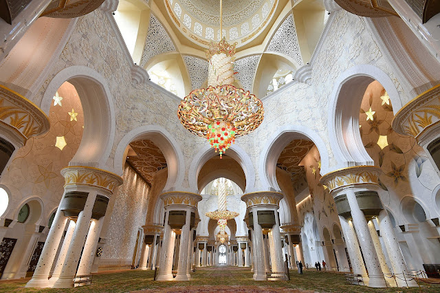 Sheikh Zayed Grand Mosque is in the Top 10 Most Beautiful Views in the World