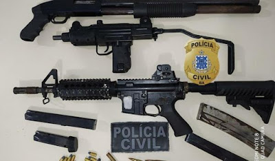 Polícia apreende metralhadora e fuzil em casa de condomínio de luxo em Feira de Santana