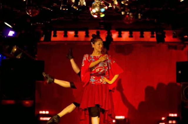 ballet on stage, candlelight