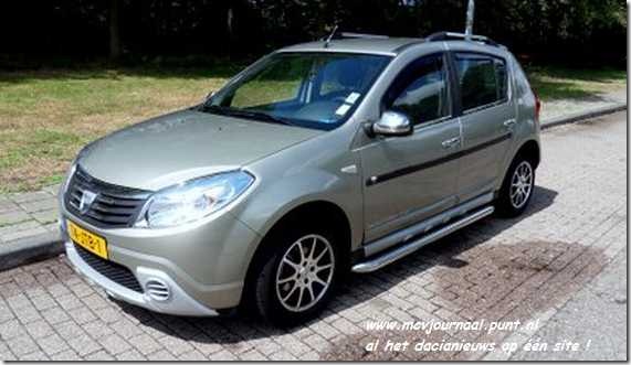 Dacia Sandero met sidebars 01