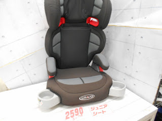 中古品　グレコ　ジュニアシート　２５９０円