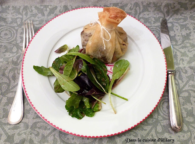 Aumônières au confit de canard, foie gras et rhubarbe