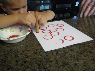 painting apples with circles 