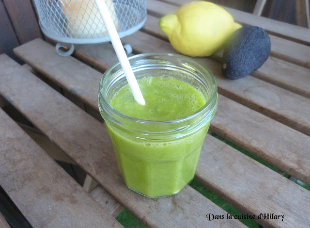 Green smoothie cresson, ananas et avocat