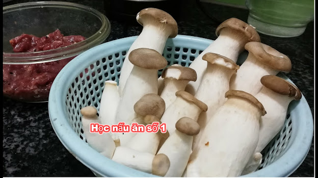 Cách làm nấm đùi gà xào thịt bò