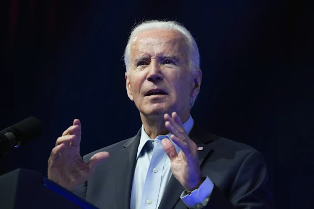 Biden meets AI experts in an effort to mitigate risks of technology