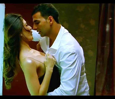 KAREENA KAPOOR KHAN with AKSHAY KHUMAR