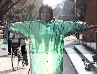  اليابان تخترع ملابس تتيح لمن يلبسها الإختفاء عن الانظار