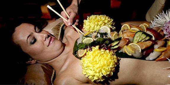 naked-body-sushi (10)