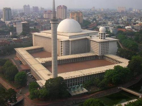 Gambar Masjid terbesar,termegah, terindah di indonesia adalah? versi saya