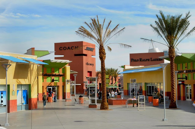 Shopping at the huge Outlet Premium North Las Vegas