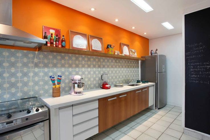 parede colorida na cozinha