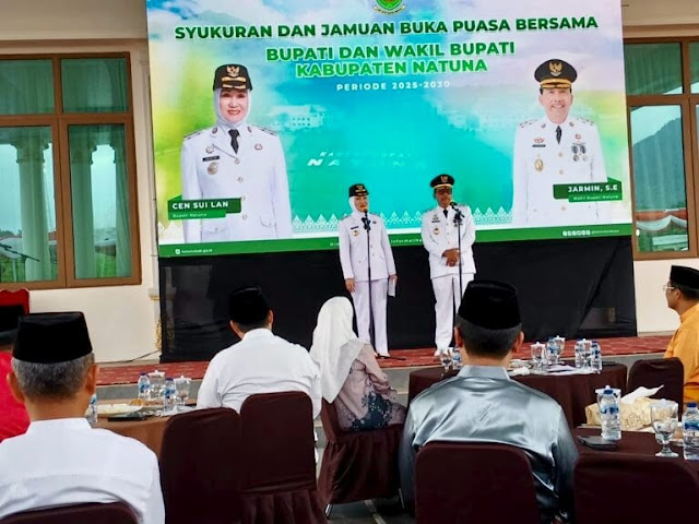 Bupati dan Wabup Natuna Disambut Pedang Pora Alumni IPDN dan Tradisi Adat Melayu