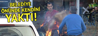 Antalyada Belediyenin önünde kendini yaktı