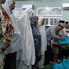 Gubernur Jambi Santuni Anak Yatim dan Berikan Sembako pada Lansia Safari Subuh di Masjid Al-Muqorrobin 