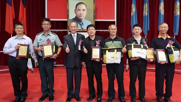 中彰榮家慶祝榮民節 王正向榮民前輩致敬感恩