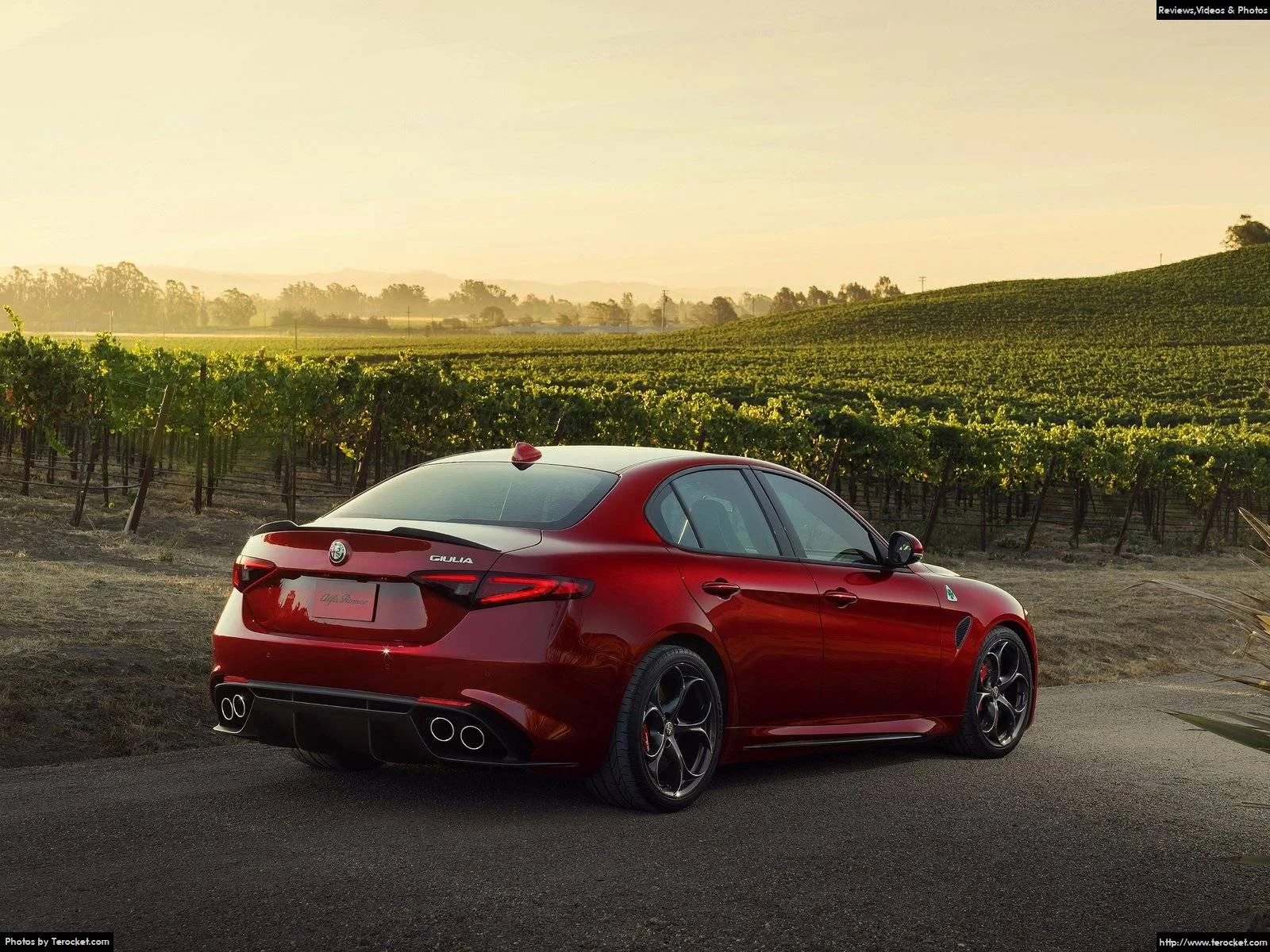 Hình ảnh xe ô tô Alfa Romeo Giulia 2016 & nội ngoại thất