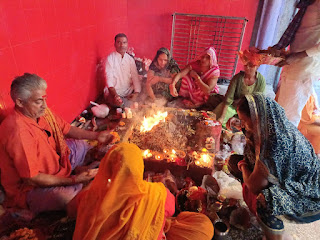 जौनपुर: शीतला चौकिया धाम में दर्शन के लिए उमड़ी भक्तों की भीड़  | #NayaSaveraNetwork