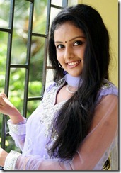 mahima_hot_smile