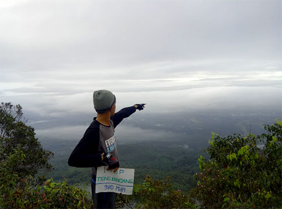 Pendaki Gunung Tiong Kandang Photo