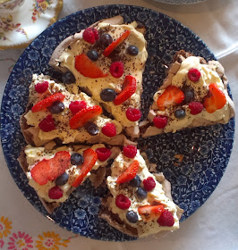 Vintage Tea Party - Meringue Cake 