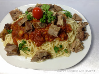 Spaghetti with roast pork and sauce