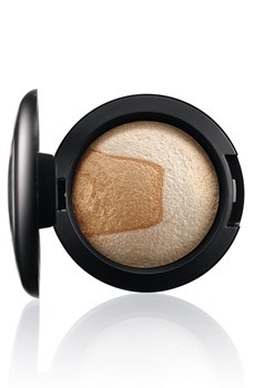 DivineNight-MineralizeEyeShadow-Captivating-300_thumb[5]