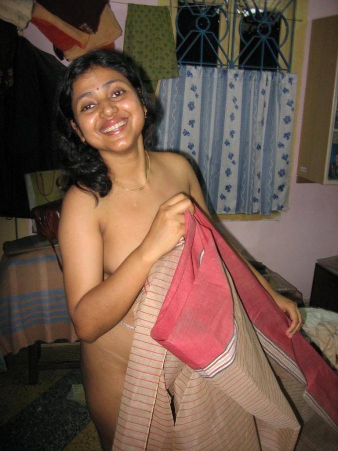 Indian Aunty Seducing nude Pictures