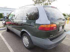 2000 Toyota Sienna before getting new car paint and coloring the change