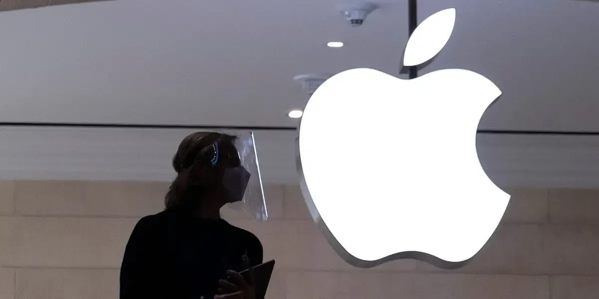 Apple changes its policy of work