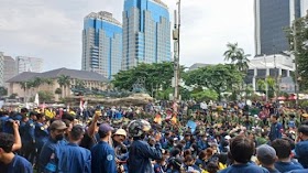 7 Tuntutan Aliansi Mahasiswa Indonesia ke Jokowi dalam Aksi Demo