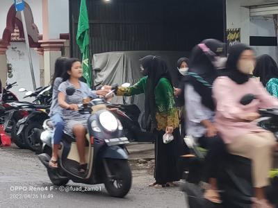 Ranting IPNU IPPNU Wonokoyo Bagi Takjil dan Buka Bersama On The Road