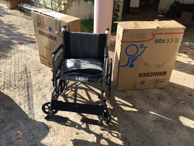 Στον κ. Δημήτρη από την Άρια Ναυπλίου παραδόθηκε το 5ο αναπηρικό αμαξίδιο της δράσης συλλογής πλαστικών καπακιών