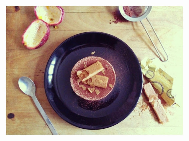 Mousse au chocolat, fruit de la passion, feuillantine