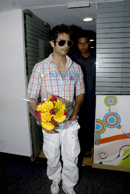 Shahid Kapoor promotes film Paathshaala at Radio City 91.1 FM image