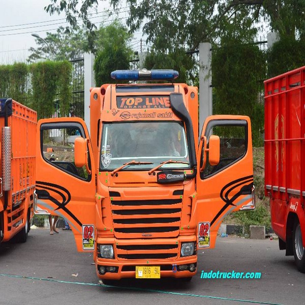 Gambar foto gambar full variasi  truk  canter terbaru 