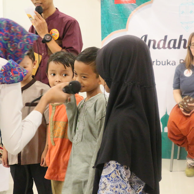 berbagi bersama anak-anak yatim dan dhuafa di hokben