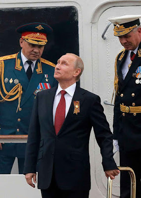 Os serviços de inteligência militares teriam concebido o maquiavélico plano que Putin adotou.