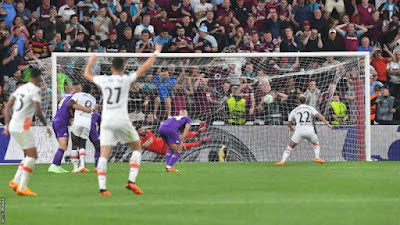 Europa Conference League: West Ham defeat Fiorentina 2-1 to win title