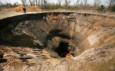 世界十大著名天坑 sinkhole