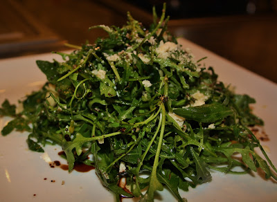 Ensalada de rucula con escamas de parmesano