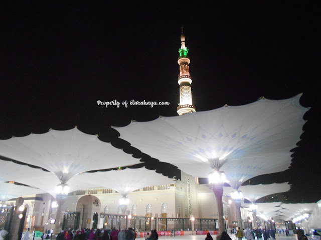 masjid madinah di malam hari