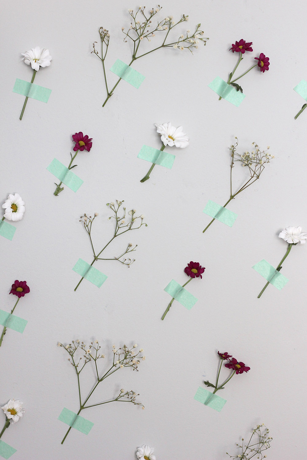 Blommor på vägg
