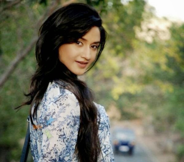 Rati Pandey HD Wallpapers Free Download