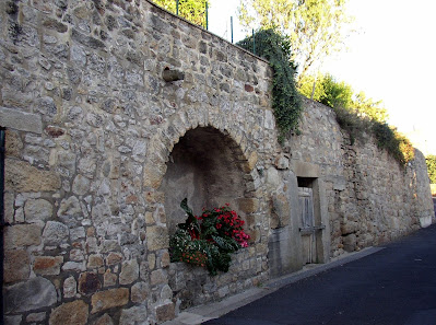 Photo de belles portes et fenêtres d'Auvergne