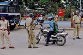 ஊரடங்கைக் கடைப்பிடிக்காத கொரனா காதலர்கள் ( Corona Lovers, Lock down Violators)