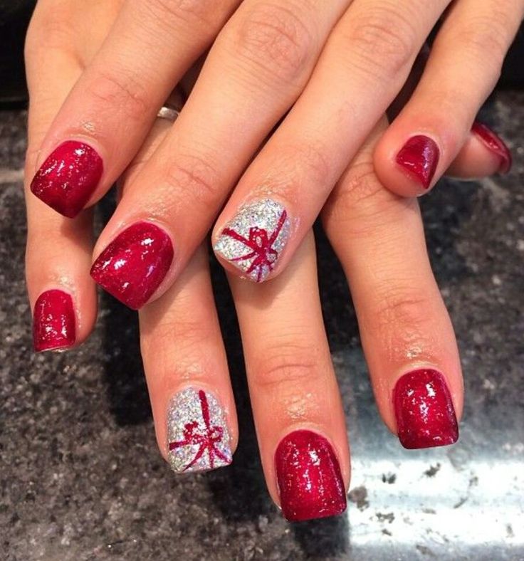 Flashy and fun Thanksgiving nail art