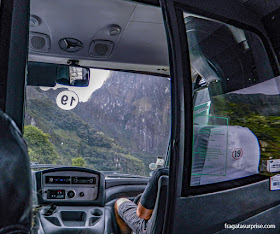 ônibus de Águas Calientes a Machu Picchu