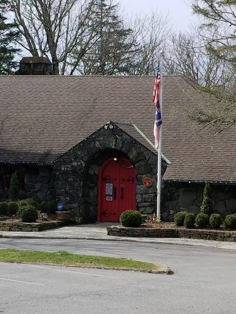 Front View of the Blowing Rock Visitor Center