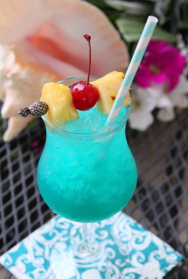 Blue Hawaii Cocktail 